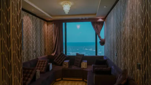 مخيم مطل على البحر